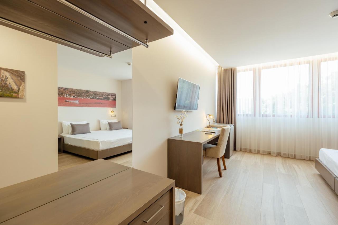 Centar Novi Hotell Herceg Novi Eksteriør bilde