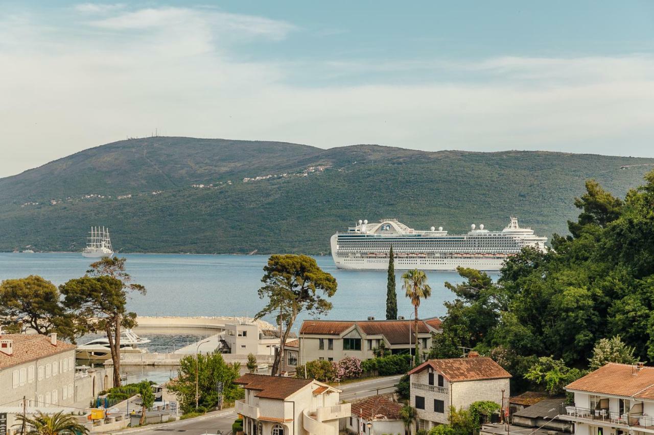 Centar Novi Hotell Herceg Novi Eksteriør bilde