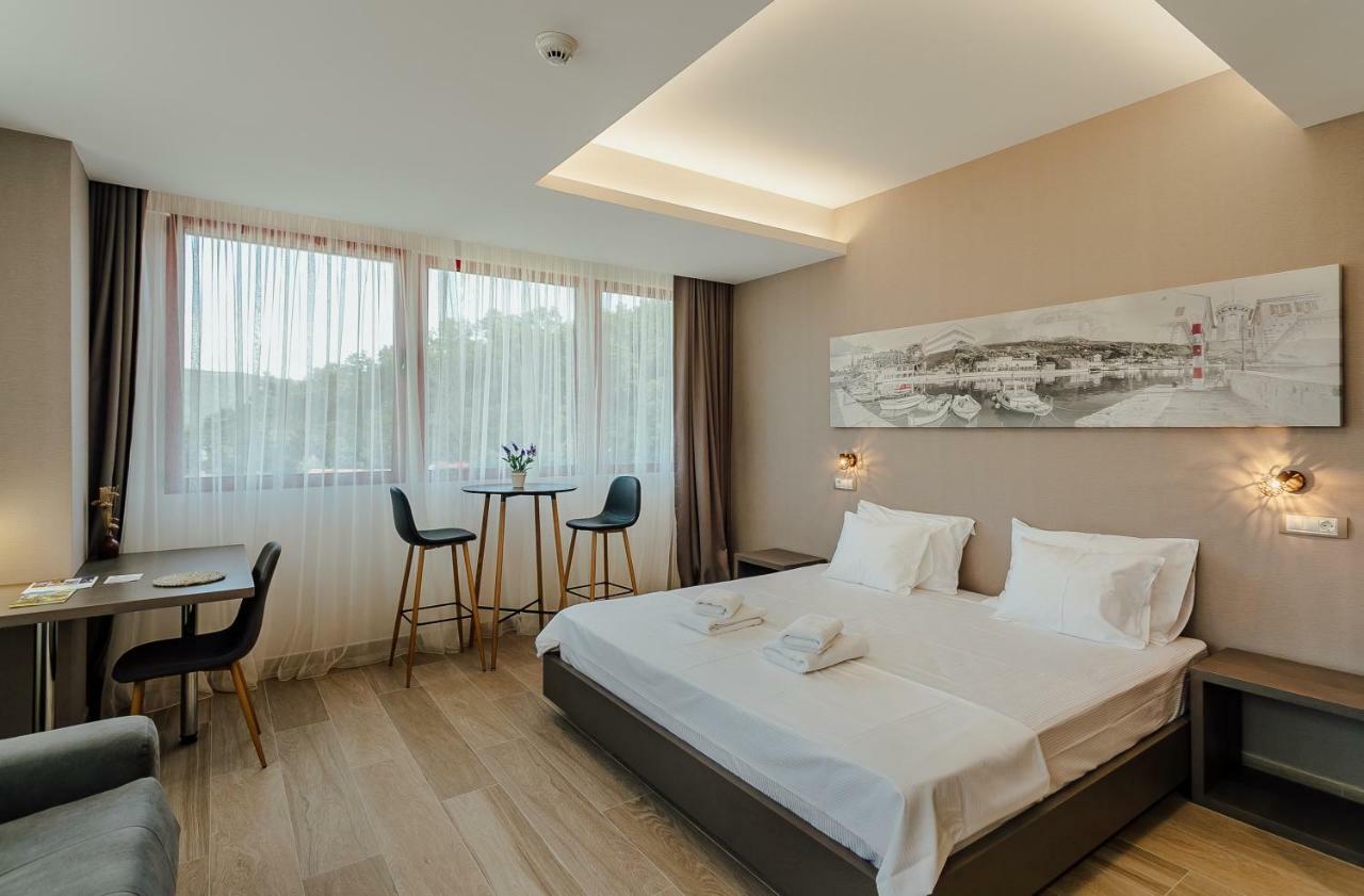 Centar Novi Hotell Herceg Novi Eksteriør bilde